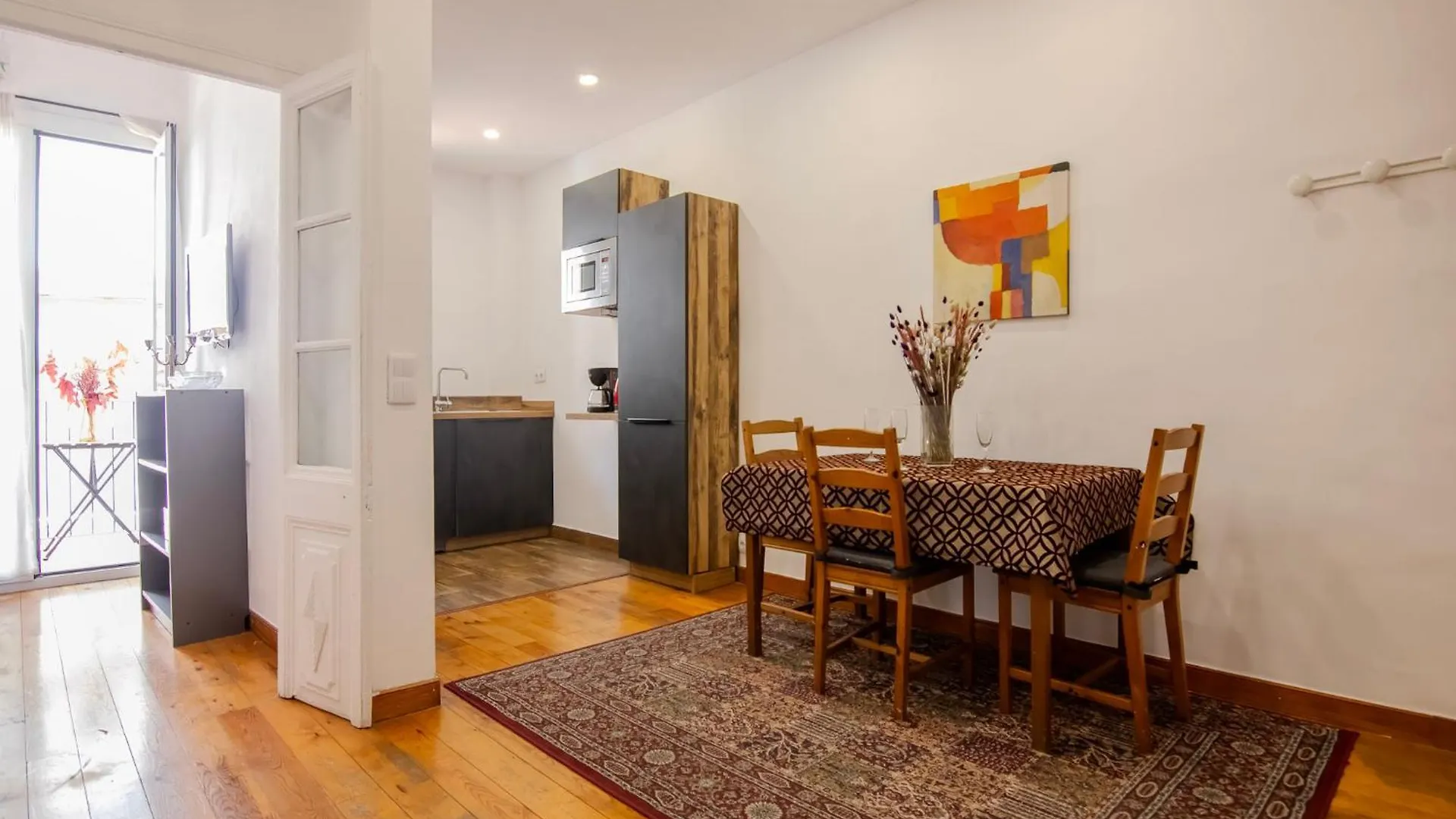 Pedrera - Gracia Apartment Barcelona
