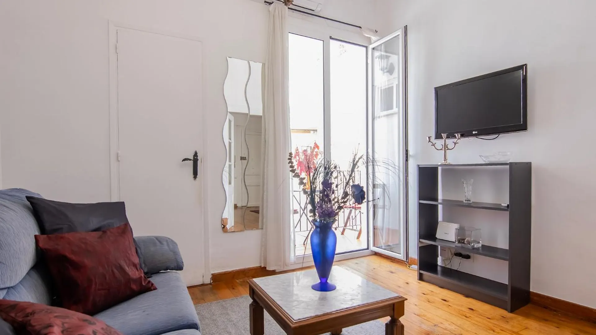 Pedrera - Gracia Apartment Barcelona