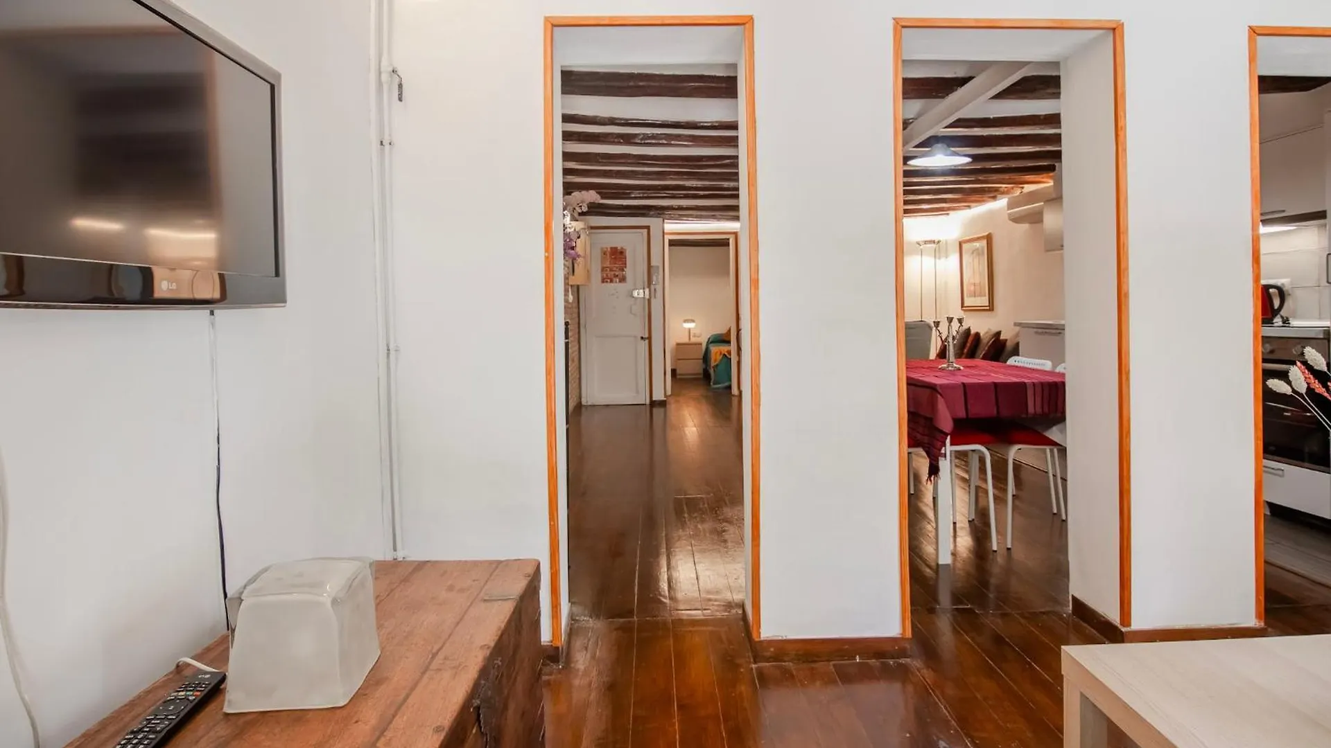 Pedrera - Gracia Apartment Barcelona